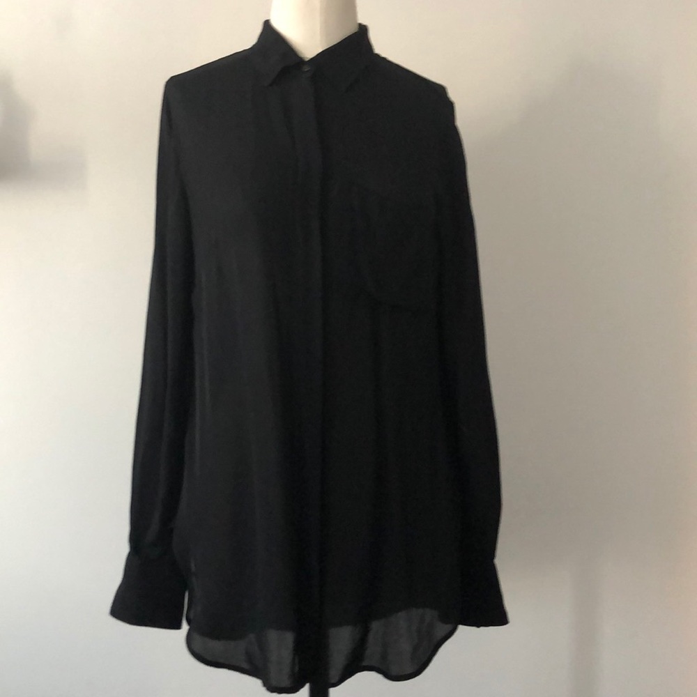 Silk Buttondown with hidden buttons